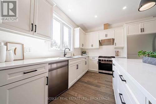 506 Royal Ridge Drive, Fort Erie (335 - Ridgeway), ON - Indoor Photo Showing Kitchen With Upgraded Kitchen