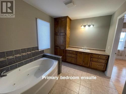 25 Pinebud Avenue, Trinity, NL - Indoor Photo Showing Bathroom