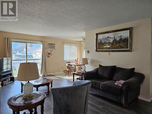 Living Room - 11 Jonagold Place Unit# 101, Osoyoos, BC - Indoor Photo Showing Living Room