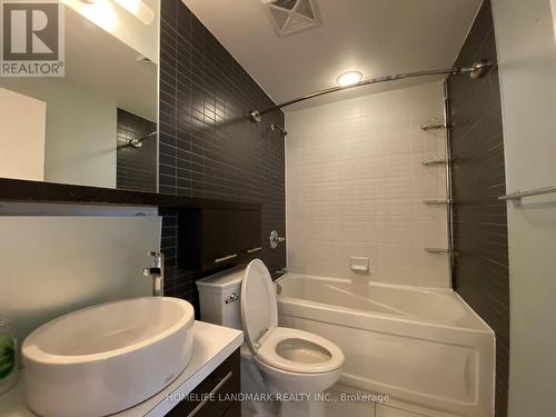 2906 - 25 Carlton Street, Toronto, ON - Indoor Photo Showing Bathroom