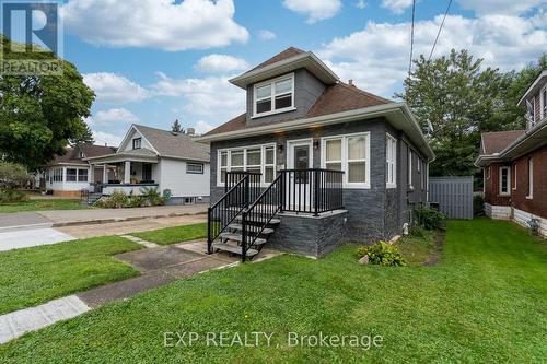 4584 Sixth Avenue, Niagara Falls, ON - Outdoor With Facade