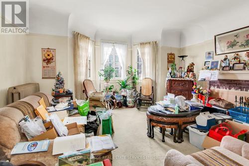 257&261 Poplar Plains Road, Toronto, ON - Indoor Photo Showing Living Room