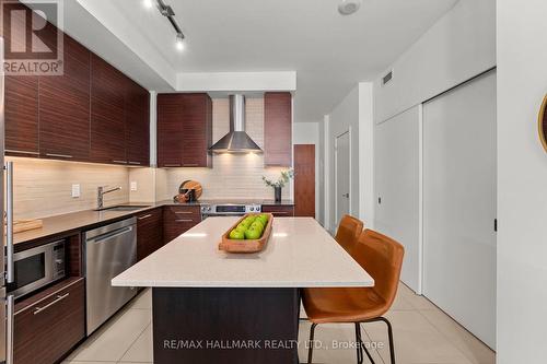 2512 - 1 Market Street, Toronto, ON - Indoor Photo Showing Kitchen With Upgraded Kitchen