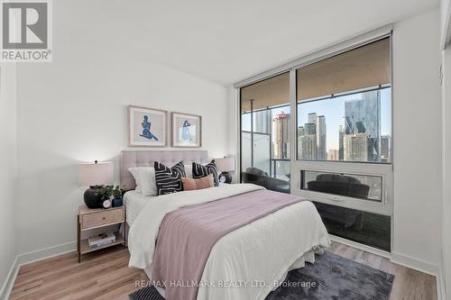 2512 - 1 Market Street, Toronto, ON - Indoor Photo Showing Bedroom