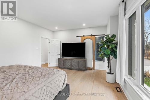 1108 Meadowshire Way, Ottawa, ON - Indoor Photo Showing Bedroom