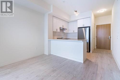 615 - 8960 Jane Street, Vaughan, ON - Indoor Photo Showing Kitchen