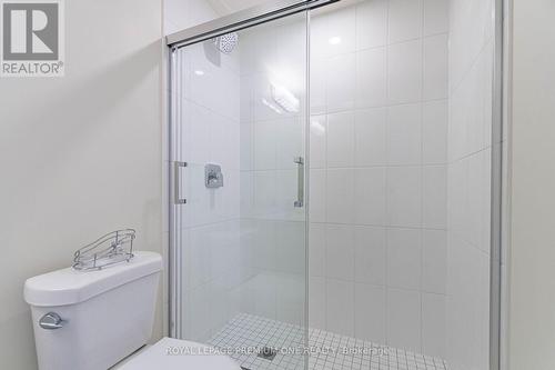 615 - 8960 Jane Street, Vaughan, ON - Indoor Photo Showing Bathroom