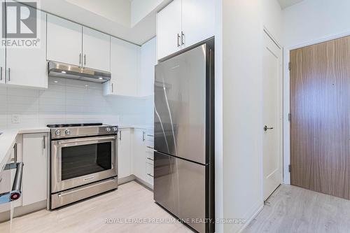 615 - 8960 Jane Street, Vaughan, ON - Indoor Photo Showing Kitchen With Stainless Steel Kitchen With Upgraded Kitchen