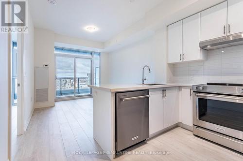 615 - 8960 Jane Street, Vaughan, ON - Indoor Photo Showing Kitchen