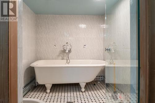 21 Churchill Avenue, Toronto, ON - Indoor Photo Showing Bathroom