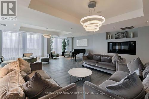 510 - 628 Fleet Street, Toronto, ON - Indoor Photo Showing Living Room