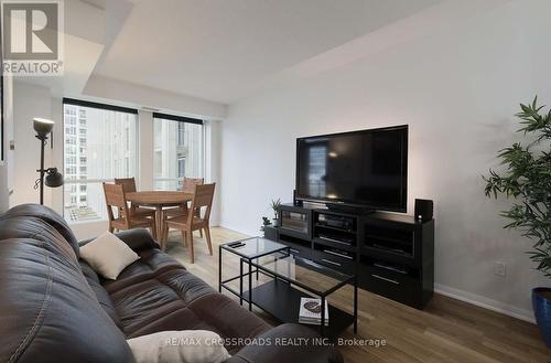 510 - 628 Fleet Street, Toronto, ON - Indoor Photo Showing Living Room