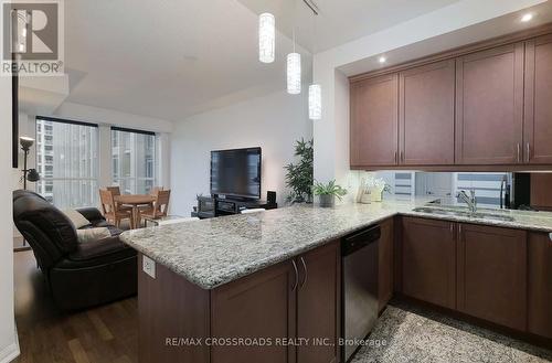 510 - 628 Fleet Street, Toronto, ON - Indoor Photo Showing Kitchen