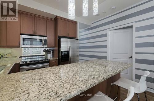 510 - 628 Fleet Street, Toronto, ON - Indoor Photo Showing Kitchen