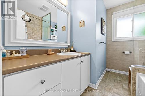 11 Stillwater Drive, Ottawa, ON - Indoor Photo Showing Bathroom