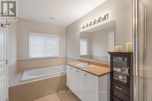 349 Grey Seal Circle, Ottawa, ON - Indoor Photo Showing Bathroom