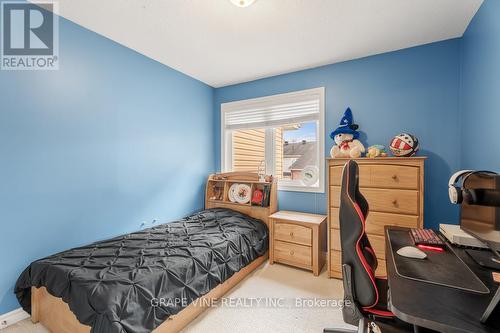 349 Grey Seal Circle, Ottawa, ON - Indoor Photo Showing Bedroom