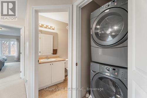 349 Grey Seal Circle, Ottawa, ON - Indoor Photo Showing Laundry Room