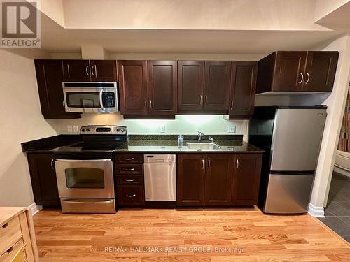 407 - 245 Kent Street, Ottawa, ON - Indoor Photo Showing Kitchen