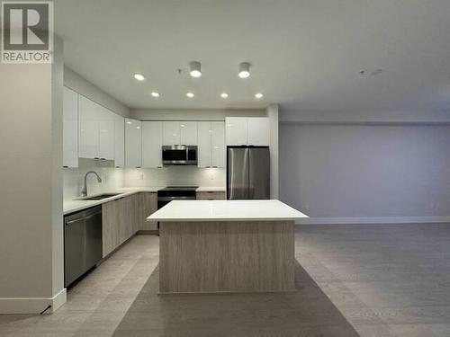 314 11655 Fraser Street, Maple Ridge, BC - Indoor Photo Showing Kitchen With Upgraded Kitchen