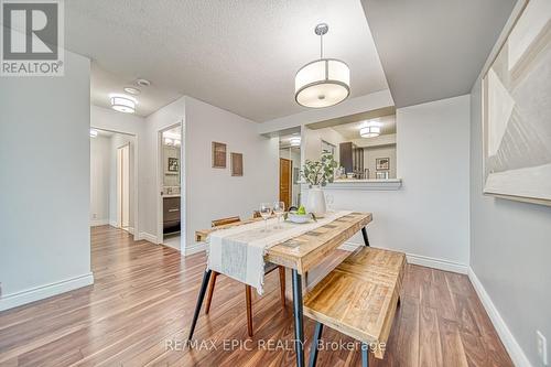 909 - 8 Lee Centre Drive, Toronto, ON - Indoor Photo Showing Dining Room