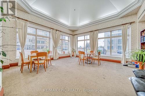 909 - 8 Lee Centre Drive, Toronto, ON - Indoor Photo Showing Dining Room