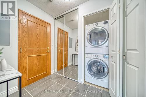 909 - 8 Lee Centre Drive, Toronto, ON - Indoor Photo Showing Laundry Room