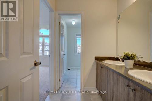 1303 Apollo Street, Oshawa, ON - Indoor Photo Showing Bathroom