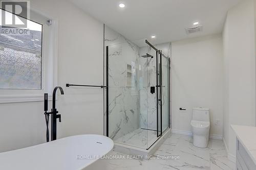 383 Wood Duck Lane, Newmarket, ON - Indoor Photo Showing Bathroom