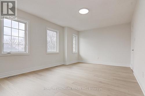 383 Wood Duck Lane, Newmarket, ON - Indoor Photo Showing Other Room