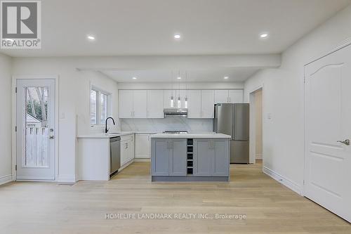 383 Wood Duck Lane, Newmarket, ON - Indoor Photo Showing Kitchen