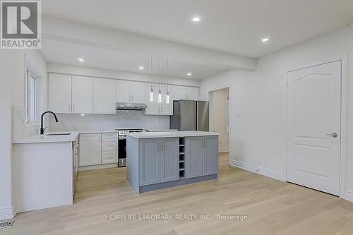 383 Wood Duck Lane, Newmarket, ON - Indoor Photo Showing Kitchen