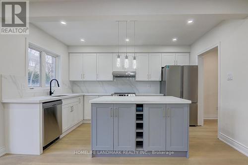 383 Wood Duck Lane, Newmarket, ON - Indoor Photo Showing Kitchen