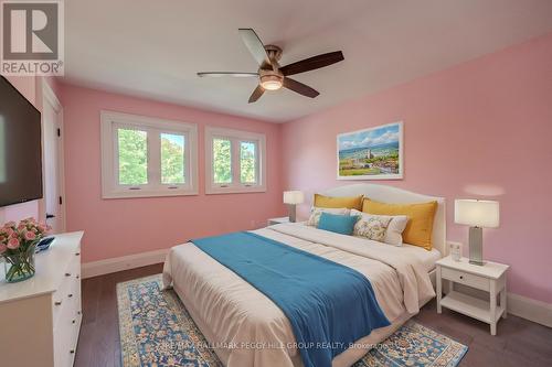 2269 Somers Boulevard, Innisfil, ON - Indoor Photo Showing Bedroom