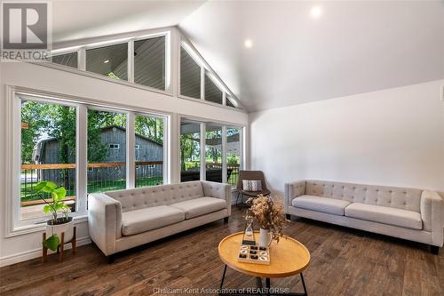 19448 Lagoon Road, Blenheim, ON - Indoor Photo Showing Living Room