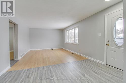 183 Wellington Street E, Barrie, ON - Indoor Photo Showing Other Room