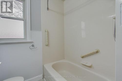 183 Wellington Street E, Barrie, ON - Indoor Photo Showing Bathroom