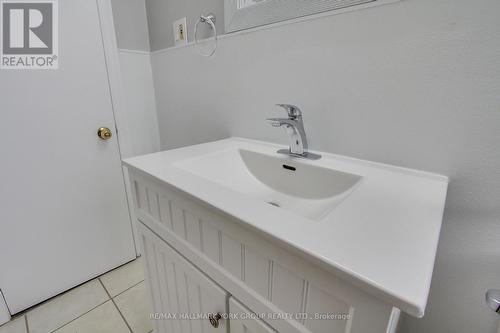 183 Wellington Street E, Barrie, ON - Indoor Photo Showing Bathroom