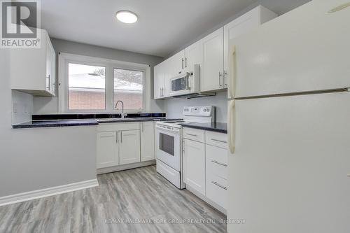 183 Wellington Street E, Barrie, ON - Indoor Photo Showing Kitchen