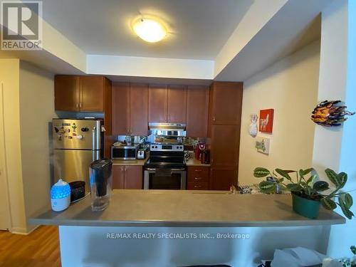 141 - 2891 Rio Court, Mississauga, ON - Indoor Photo Showing Kitchen