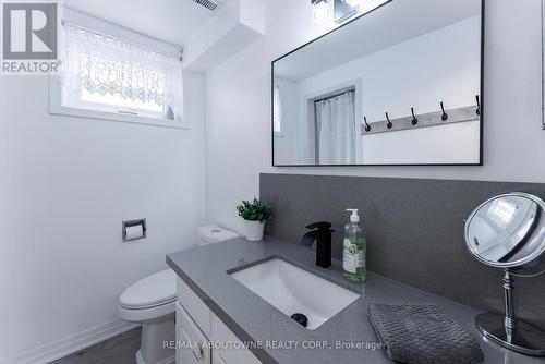 523 Corbin Court, Mississauga, ON - Indoor Photo Showing Bathroom