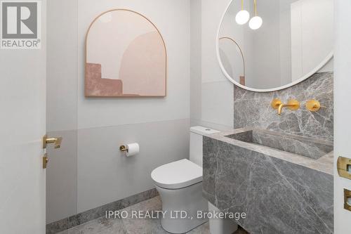 47 Ambleside Avenue, Toronto, ON - Indoor Photo Showing Bathroom