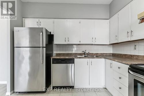 414 - 1703 Mccowan Road, Toronto, ON - Indoor Photo Showing Kitchen With Double Sink