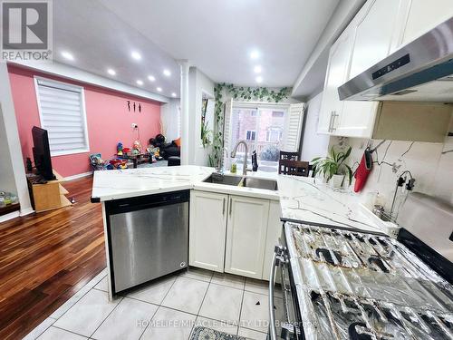 45 Ozner Court N, Brampton, ON - Indoor Photo Showing Kitchen