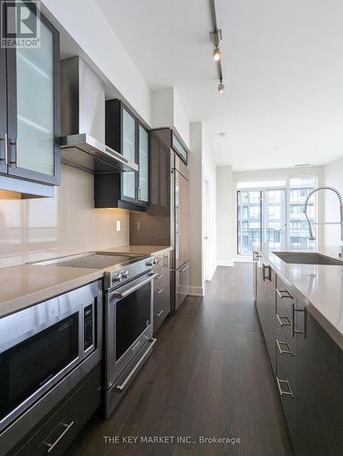 Ph01 - 510 Curran Place, Mississauga, ON - Indoor Photo Showing Kitchen With Upgraded Kitchen