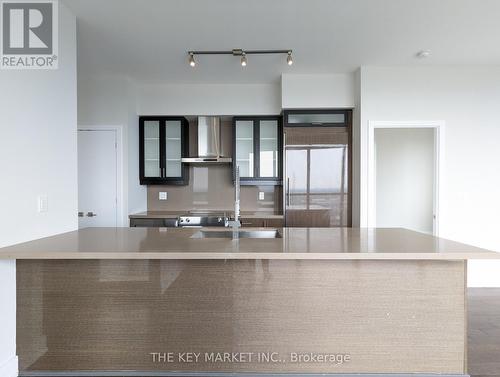 Ph01 - 510 Curran Place, Mississauga, ON - Indoor Photo Showing Kitchen