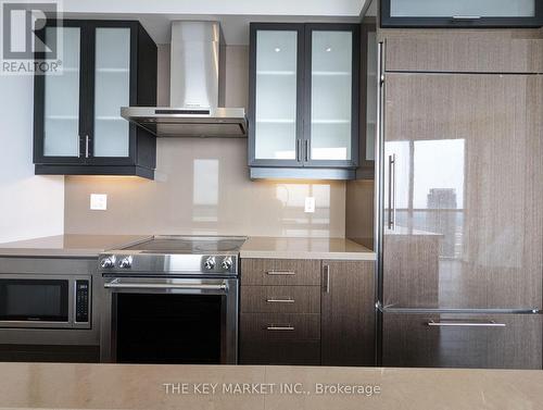 Ph01 - 510 Curran Place, Mississauga, ON - Indoor Photo Showing Kitchen