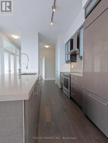 Ph01 - 510 Curran Place, Mississauga, ON - Indoor Photo Showing Kitchen