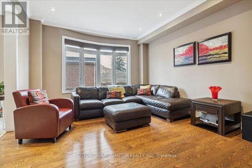 32 Harborn Road, Mississauga, ON - Indoor Photo Showing Living Room