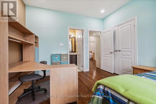 32 Harborn Road, Mississauga, ON - Indoor Photo Showing Bedroom